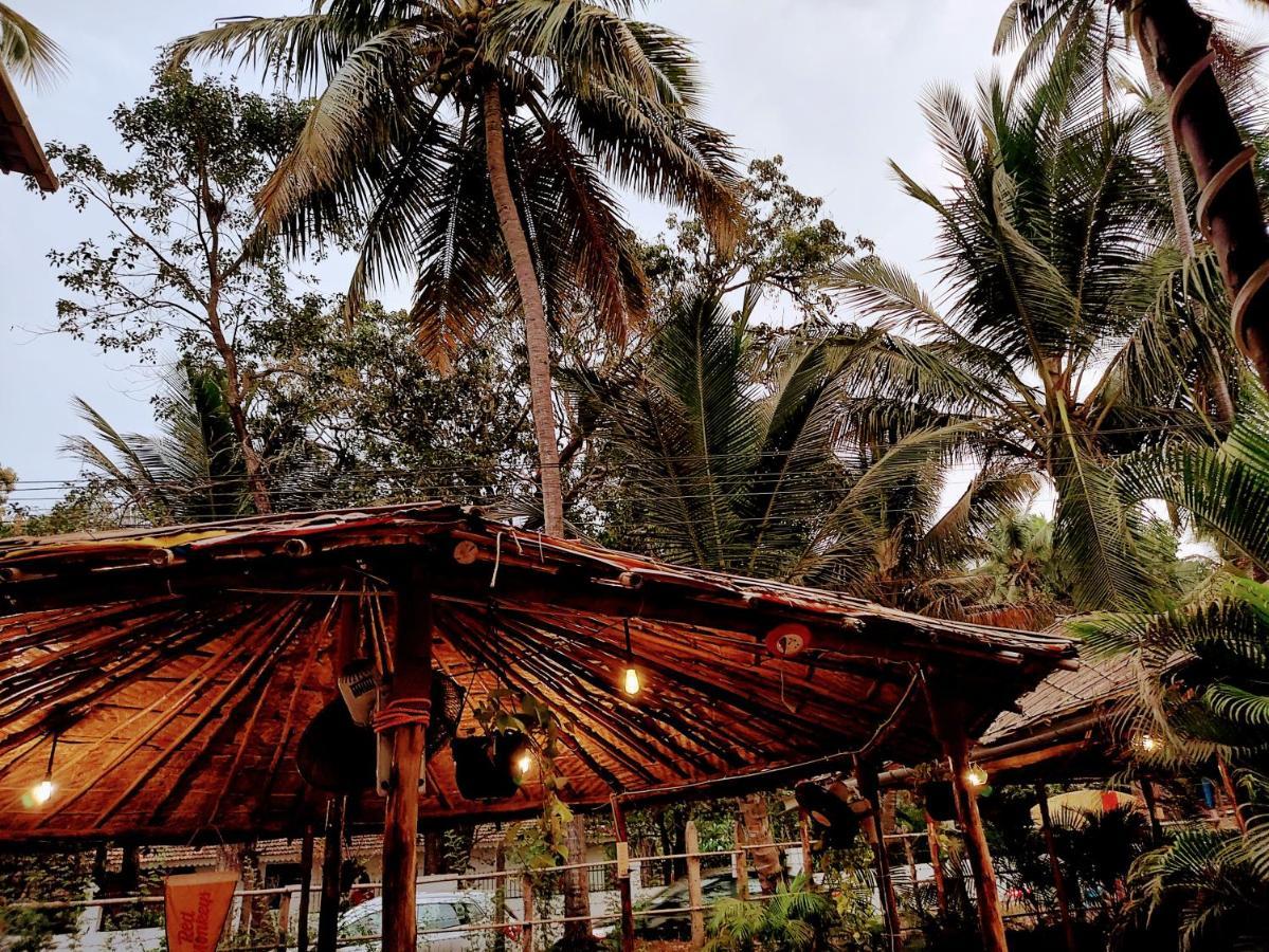 Red Monkeys Hostel Arambol Esterno foto