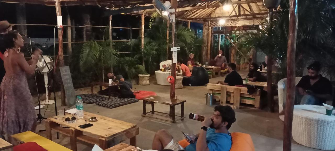 Red Monkeys Hostel Arambol Esterno foto