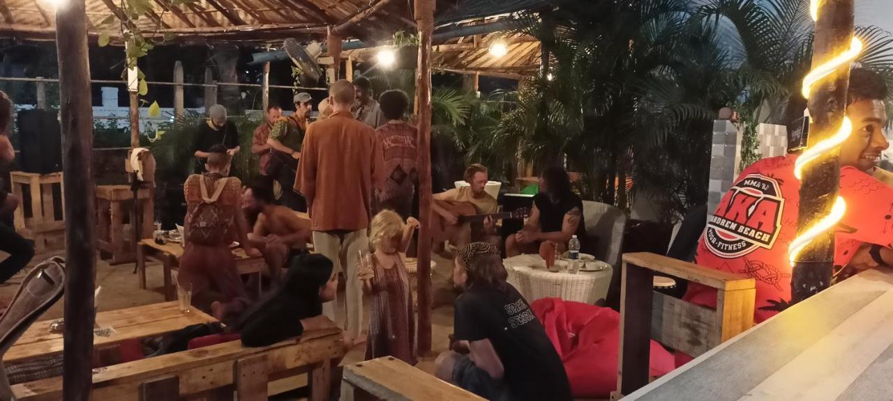 Red Monkeys Hostel Arambol Esterno foto